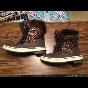 MAKE OFFER:Cute Ladies Boots